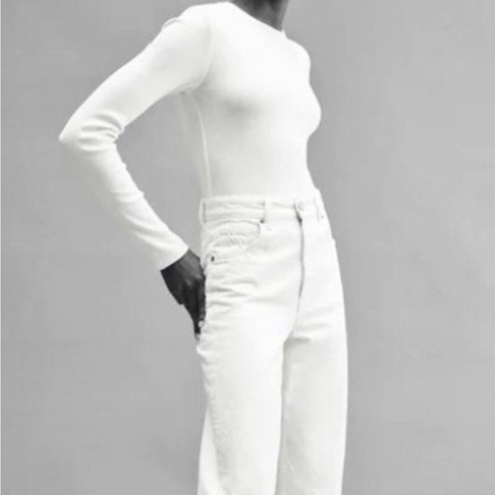 Zara White Ribbed Knit Long Sleeve High Crew Neck T Shirt Bodysuit. Like new.